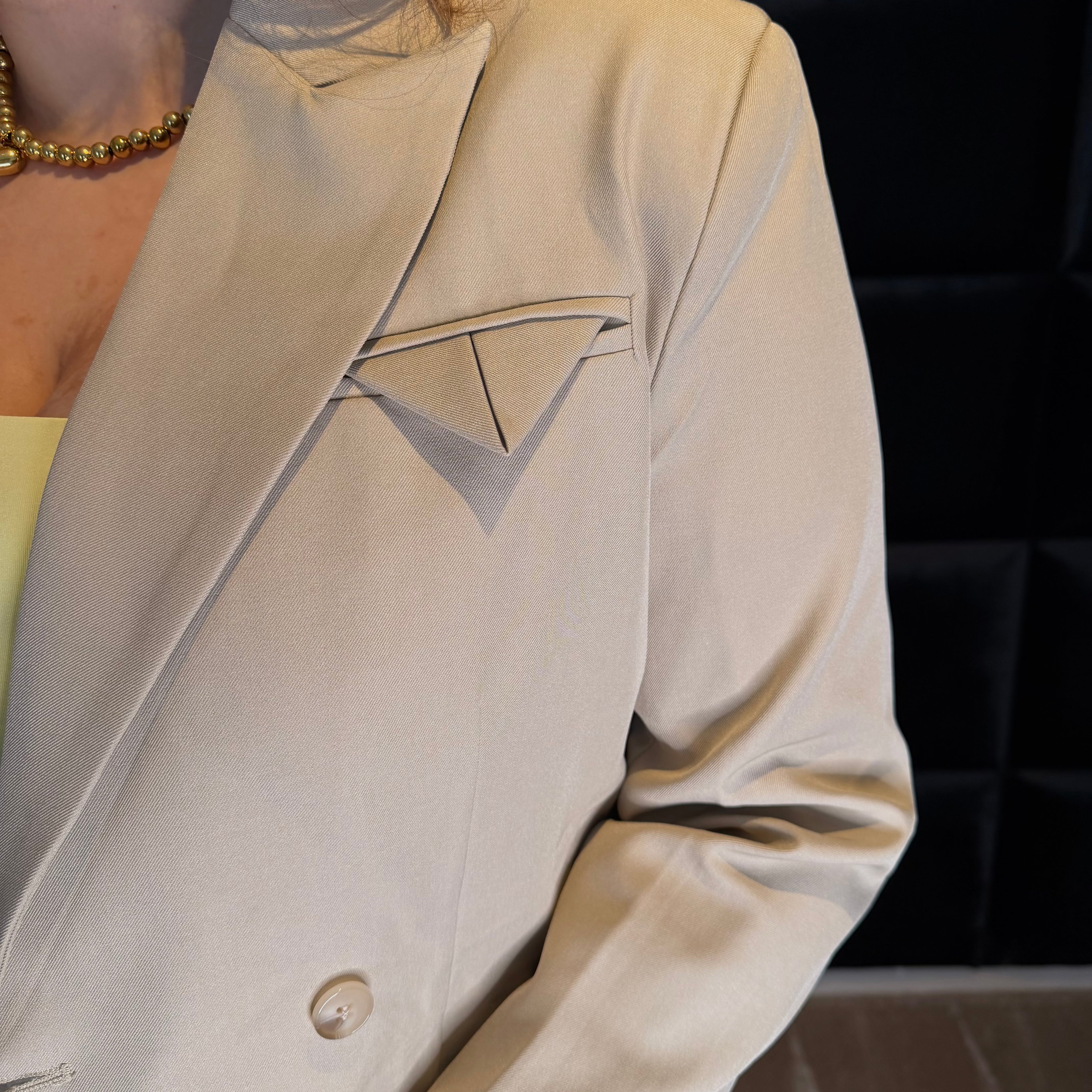 Crème Blazer | Ambika